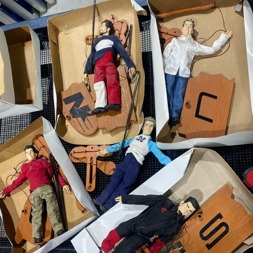 No strings attatched *Nsync 5 DOLLS with stands